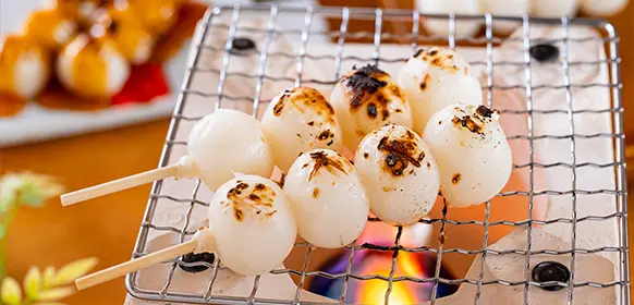くるくる回しながらほどよく焦げるまで焼きます
