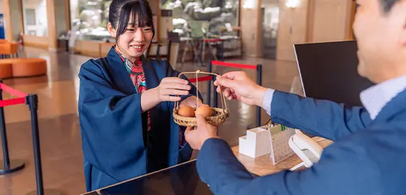 フロントにてたまごをご購入ください。